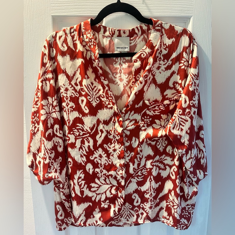 Red & White Printed Button-Front Women’s Top